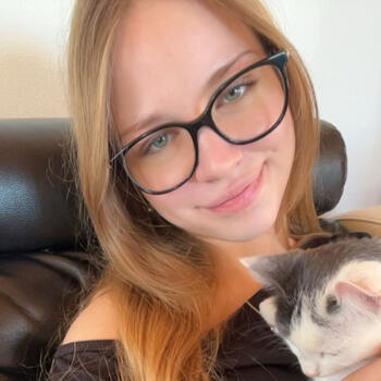 Babysitter Besencens: Roxane