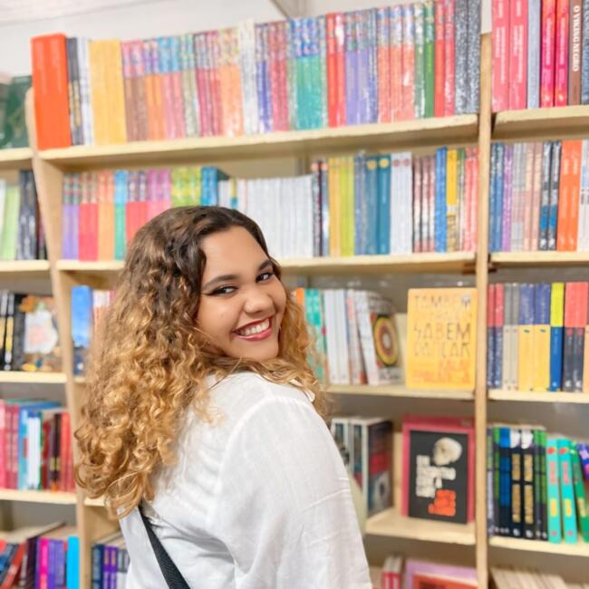 Babysitter in Ilhéus: Letícia Lara