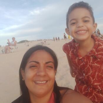 Babá em Fortaleza: Ivana