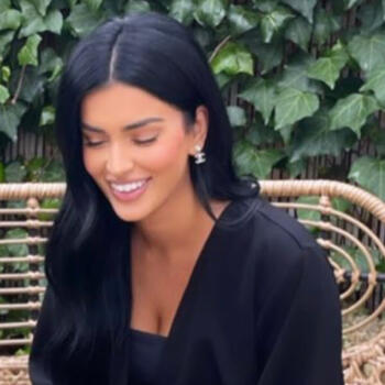 الوالدين الدوحة: Dabashi