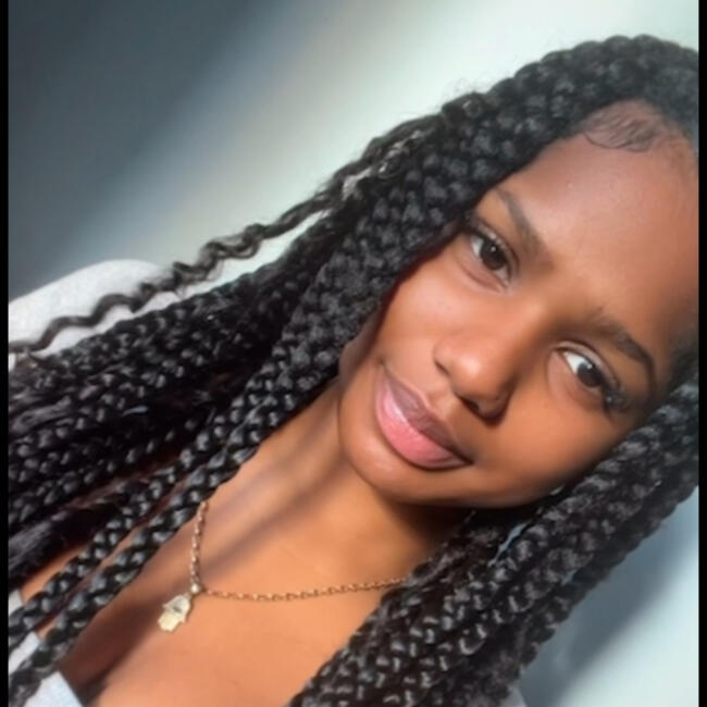 Baby-sitter in Ajax: Zyunah