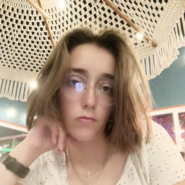 Babysitter in Versailles: Maëlle