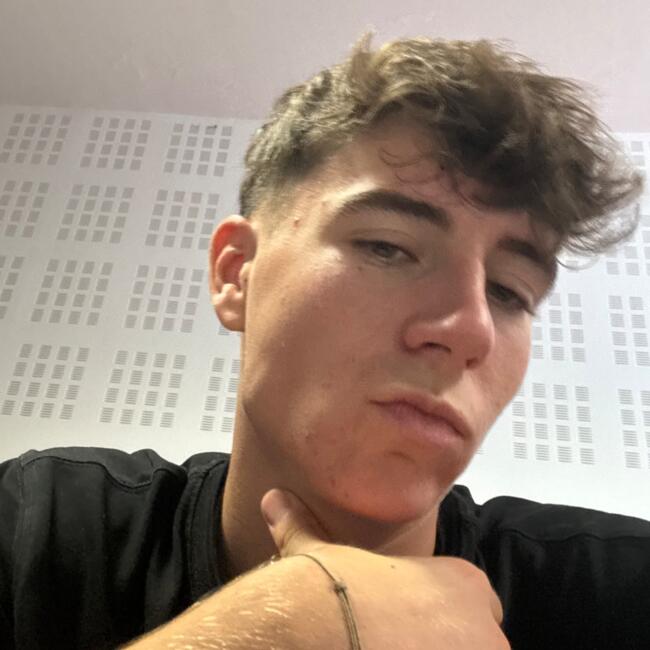 Babysitter in Saint-Raphaël: Flavio