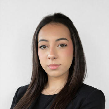 Babysitter in Saint-Cyr-sur-Loire: Lila