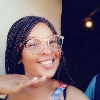 Babysitter Midrand: Brenda