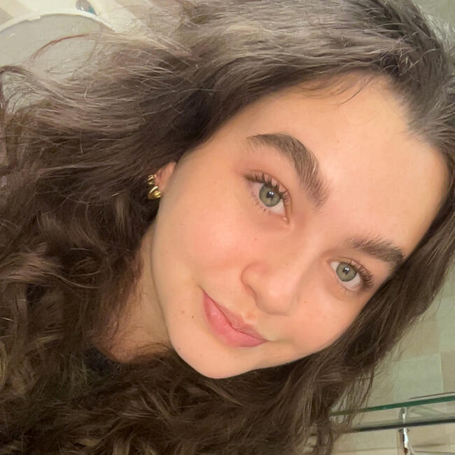 Babysitter in Singapore Island: Isabella