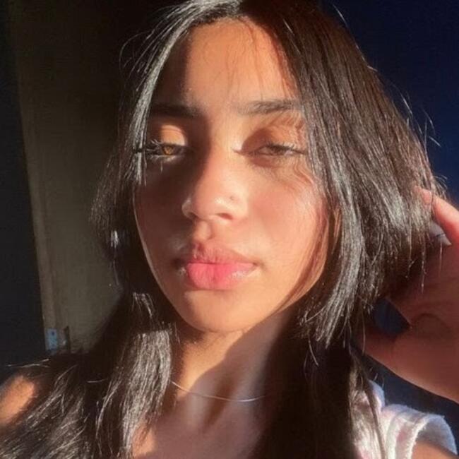 Babá em Cotia: Anna beatriz