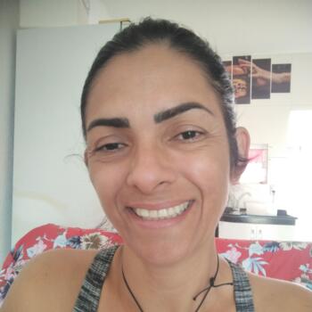 Babysitter in Iguaí: Maruza