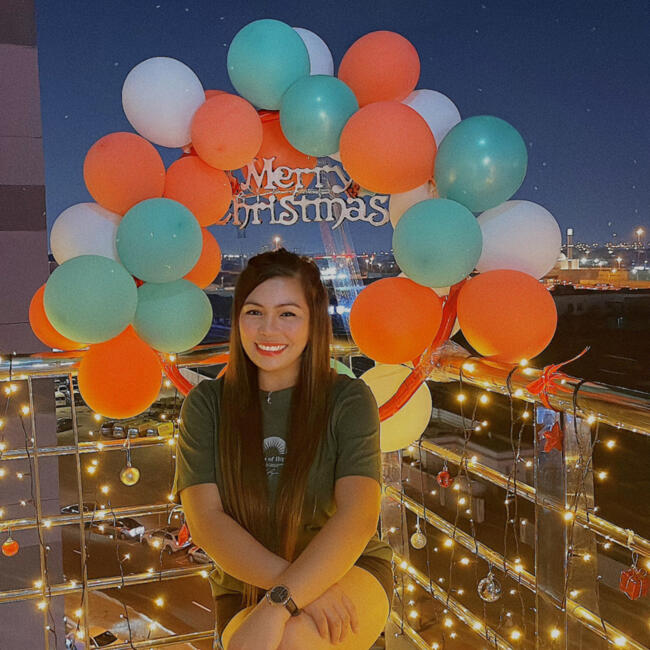 Babysitter in Dubai: Hannah Cel