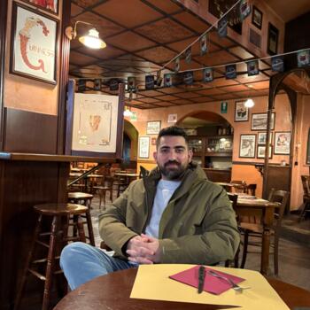 Lavoro per babysitter a Ancona: lavoro per babysitter Muhammad Kashif Aakash