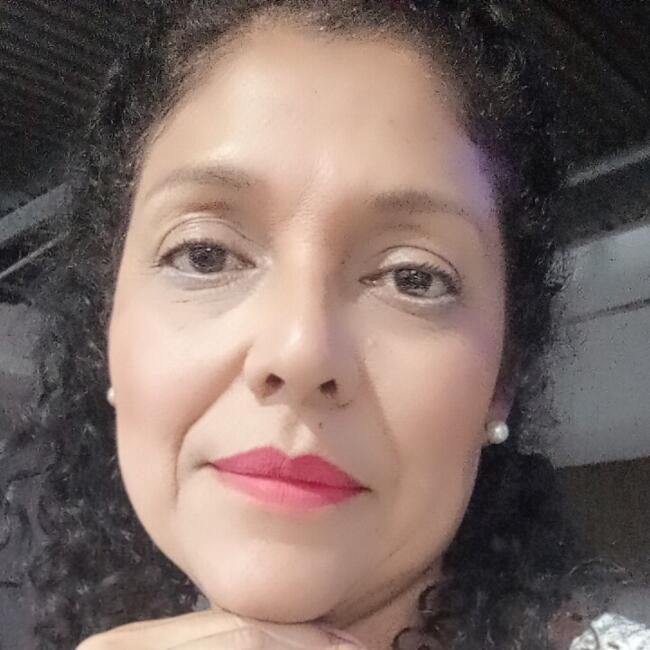 Babysitter in Armenia: Nidia