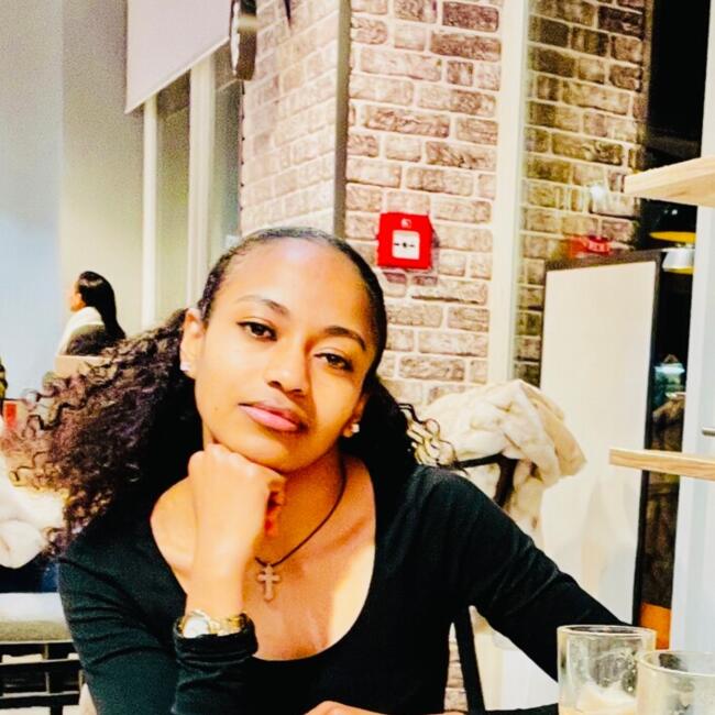 Babysitter in Redange: Makda