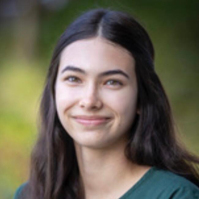 Babysitter in Victoria: Zoe