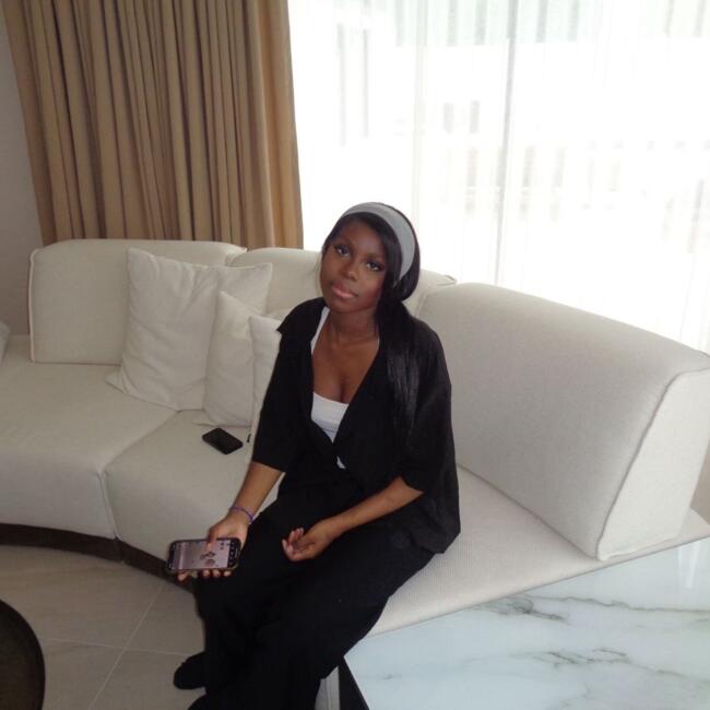 Babysitter in Ermont: Kelly