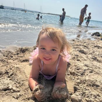 Babysitting job in Bewdley: babysitting job Rubi