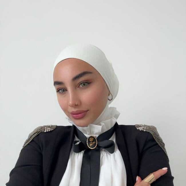 Oppas in Uithuizermeeden: Aynura