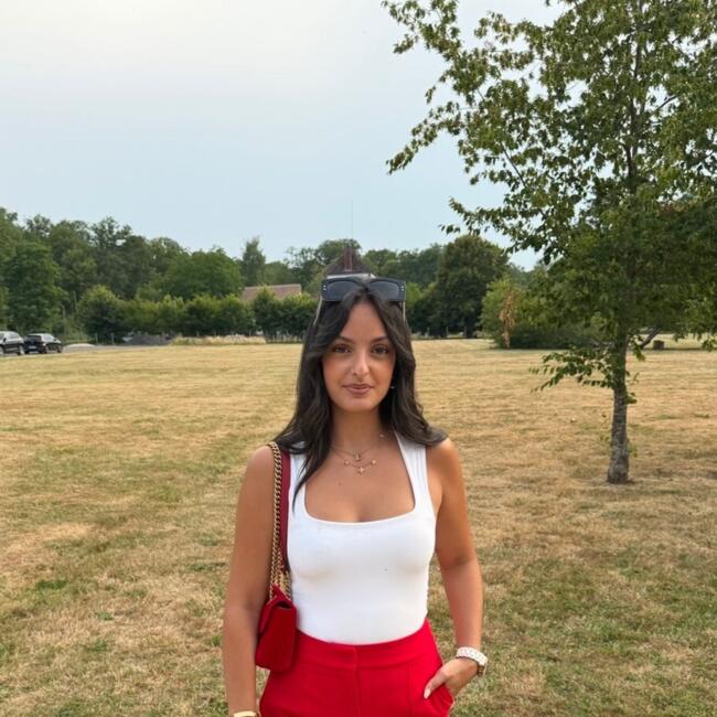 Babysitter in Courbevoie: Lina