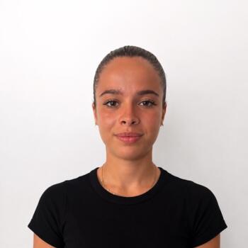 Babysitter in Clichy: Nina