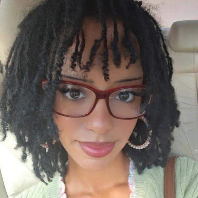 Babysitter in Fayetteville: Luciana