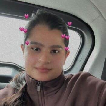 Baby-sitter in Surrey: Aastha