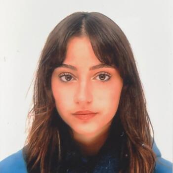 Babysitter in Lisbon: Maddy