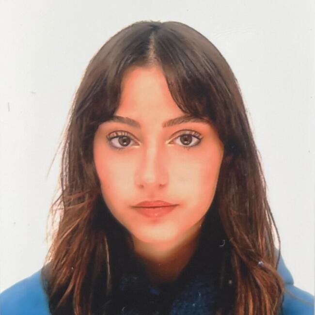 Babysitter in Lisbon: Maddy