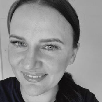 Babysitter Slough: Klaudia