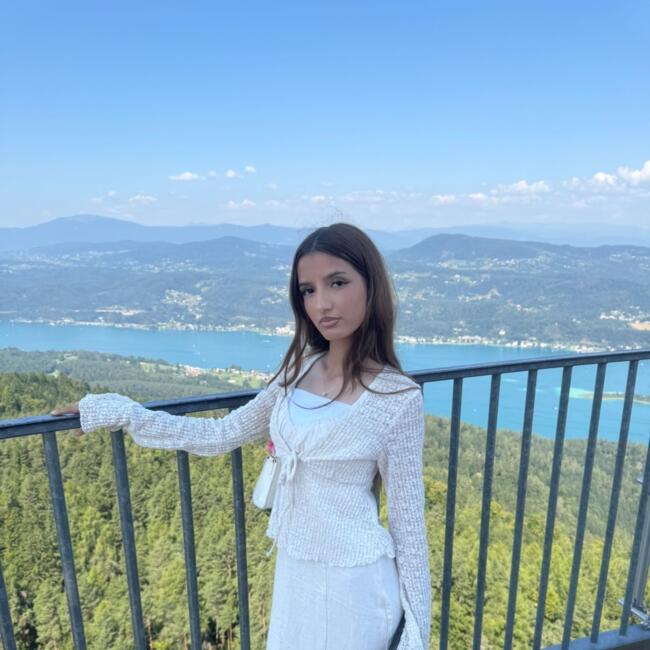 Babysitter in Wien: Hanan