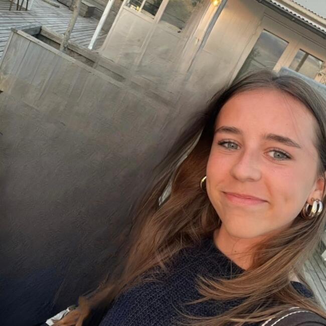 Babysitter in Antwerp: Nina