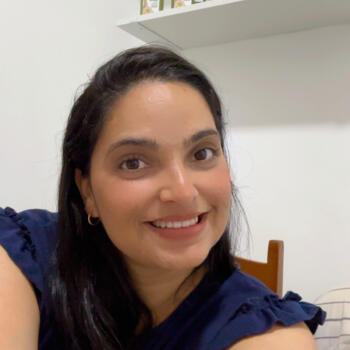 Babysitter in Praia Grande: Cris