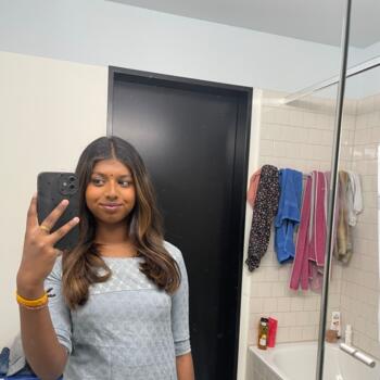 Baby-sitter in Kloten: Tivina