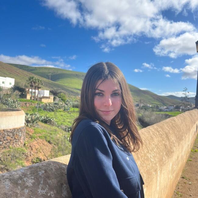 Babysitter in Semblançay: Thara