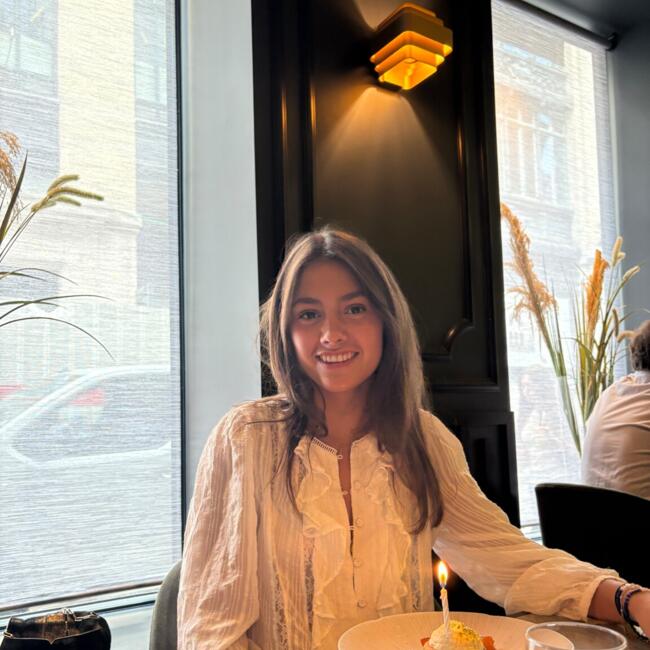 Babysitter in Vaucresson: Anais the