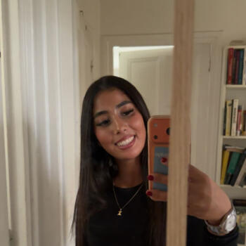 Babysitter in Paris: Sofia