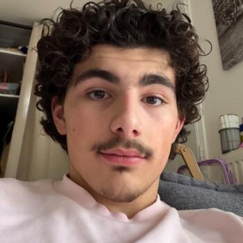 Babysitter in Épercieux-Saint-Paul: Noam