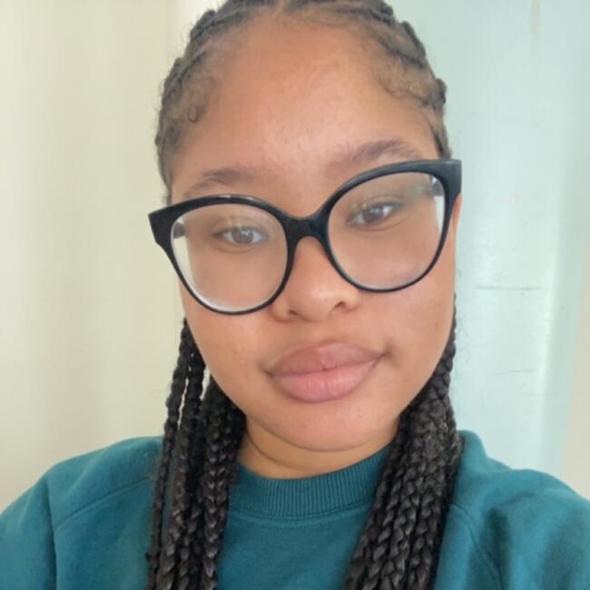 Babysitter in Sèvres: Yvannah