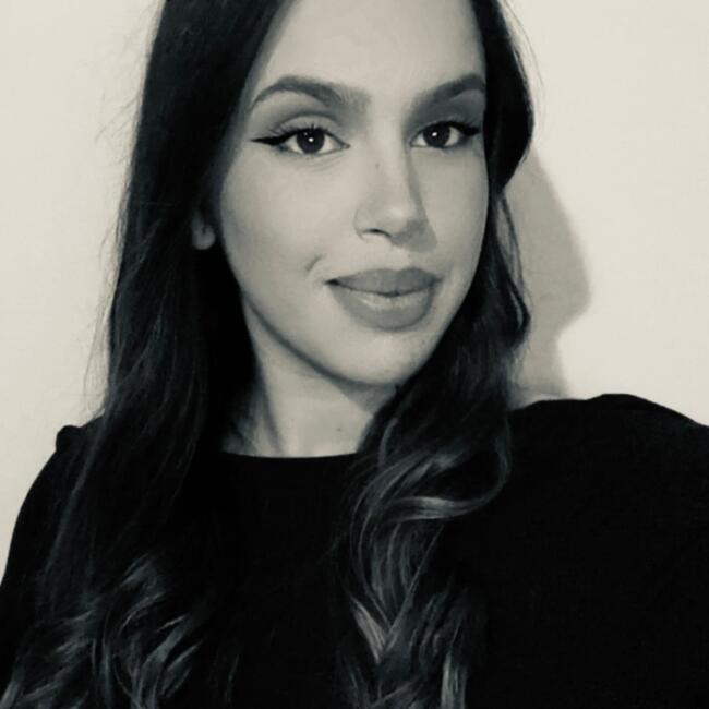 Babysitter in Paços de Ferreira: Bruna