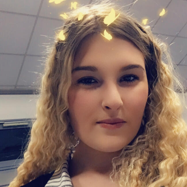 Baby-sitter in Camon: Anelyne