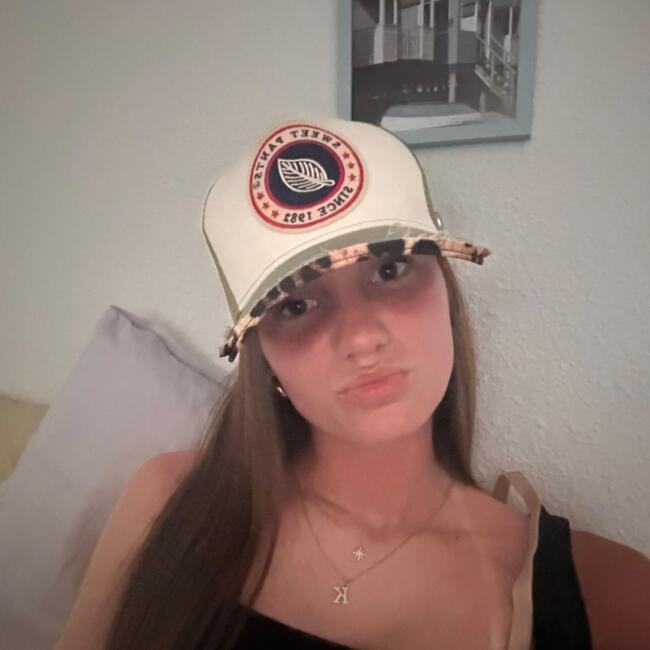Babysitter in Saint-Victor-d'Épine: Jeanne