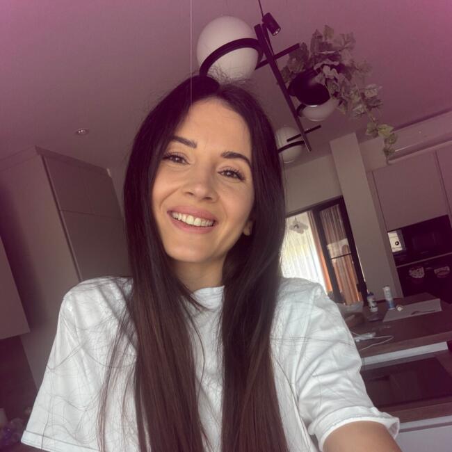 Babysitting job in Moşniţa Nouă: Roxana