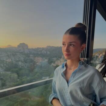 Babysitter Claret: Lou-Ann