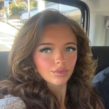 Babysitter in Grays: Roma