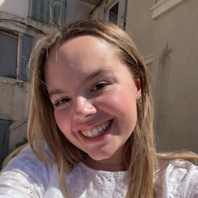 Babysitter in Berneuil-sur-Aisne: Rose