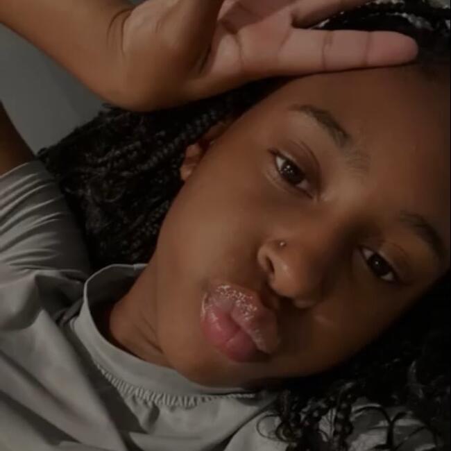 Babysitter in Chicago: Victoria