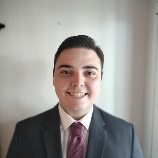 Babysitter in Campo Real: Juan Jose