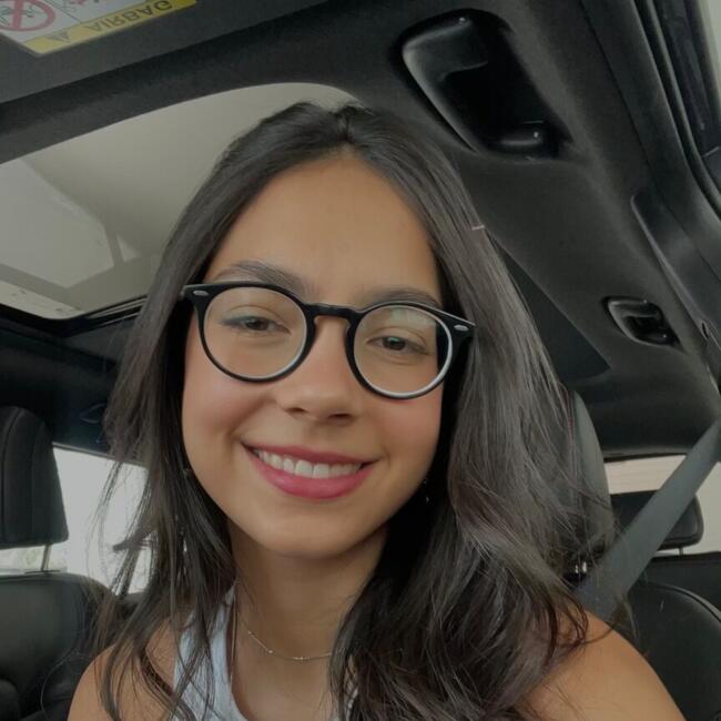 Babysitter in Goiânia: Anna Clara Ramos