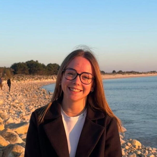 Babysitter in Sydney: Rizlene