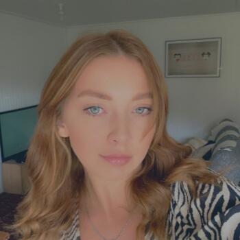 Babysitter Queenstown: Aimee