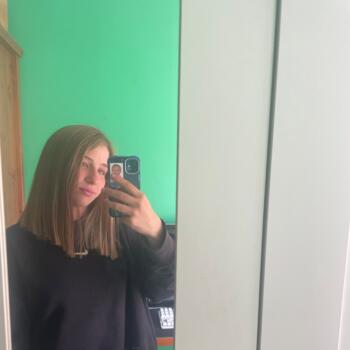 Babysitter in Figueres: Julia