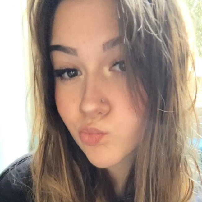 Baby-sitter in Villeurbanne: Louna mia